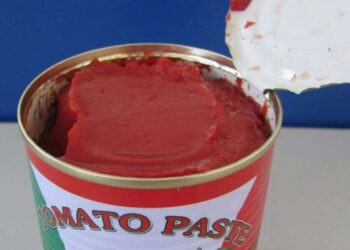 Açılmış domates salçasını haftalarca bozulmadan saklama yolu açıklandı!