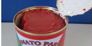 Açılmış domates salçasını haftalarca bozulmadan saklama yolu açıklandı!