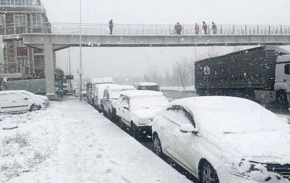 İstanbul’da ‘en yakın’ kar yağışı tarihi verildi!