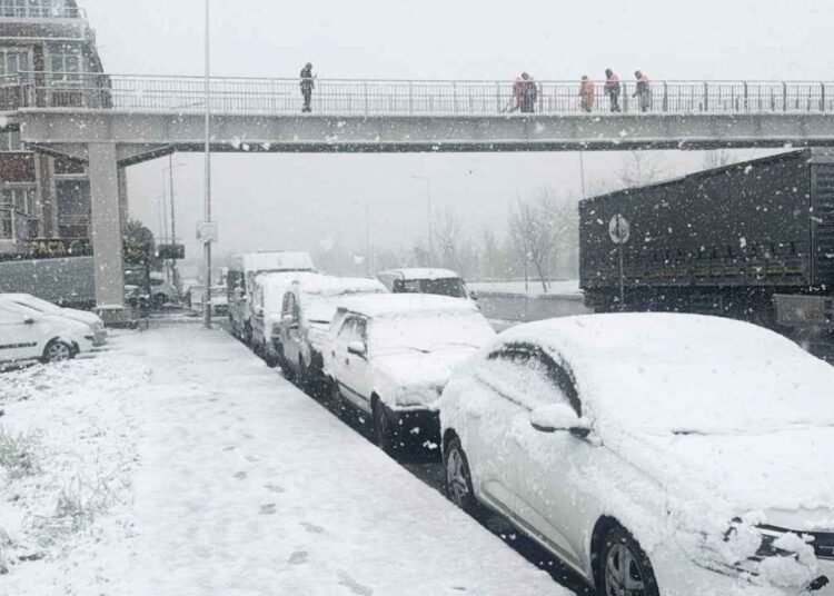 İstanbul’da ‘en yakın’ kar yağışı tarihi verildi!