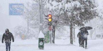 Kış sonunda geldi: Pazar günü 8 ilde yoğun kar var!
