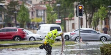 Meteoroloji yeni hafta uyarısı: Şiddetli yağış ve fırtına görülecek iller