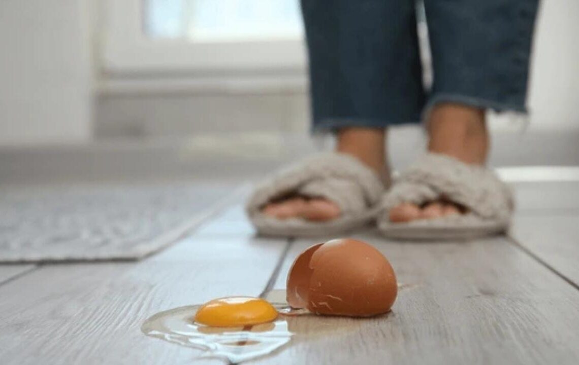 Yumurta Kokusunu Saniyeler İçinde Bitiren Etkili Formül!