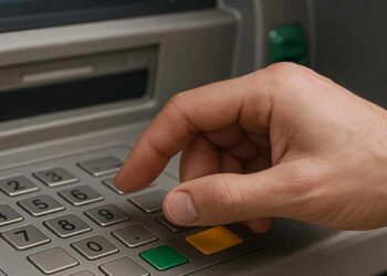 ATM’lerde yeni tuzak yöntemi! Tek bir notla bilgiler çalınıyor