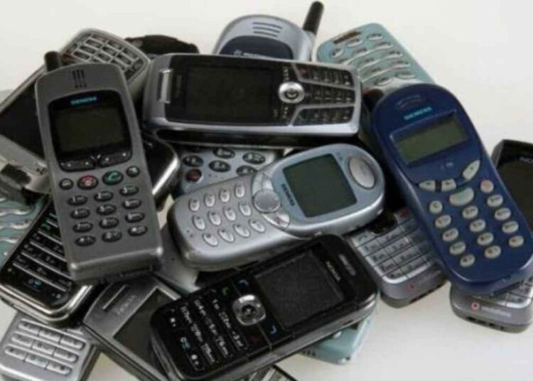 Evi iyice arayın: Eski model telefonlar altın fiyatına alınıyor!